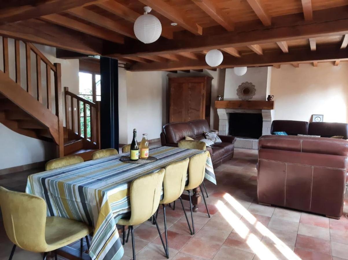 Vila Longere Familiale Melesse Exteriér fotografie